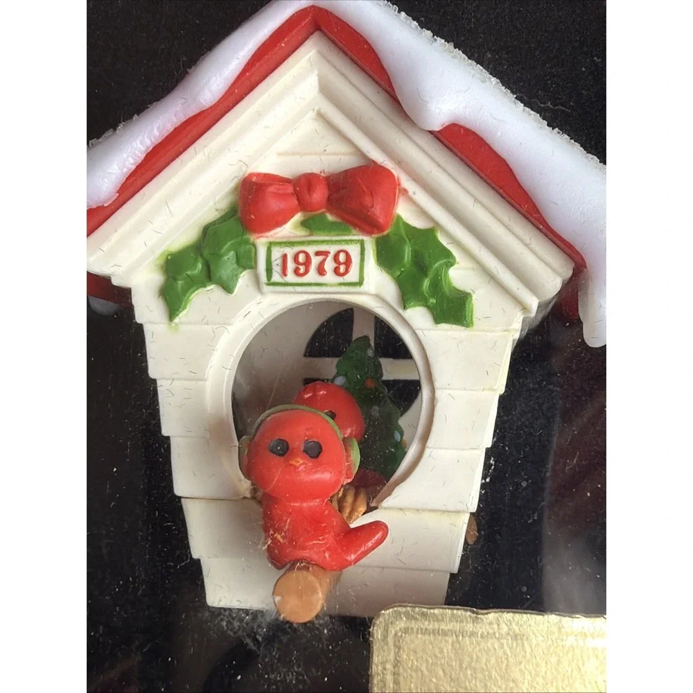 Vintage 1979 Hallmark Keepsake Ready For Christmas Birdhouse Ornament QX1339 Box